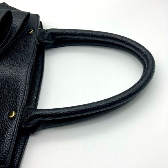 Crossi Bow Black Pebbled Crossbody/Hamdbag - Picture 10 of 10